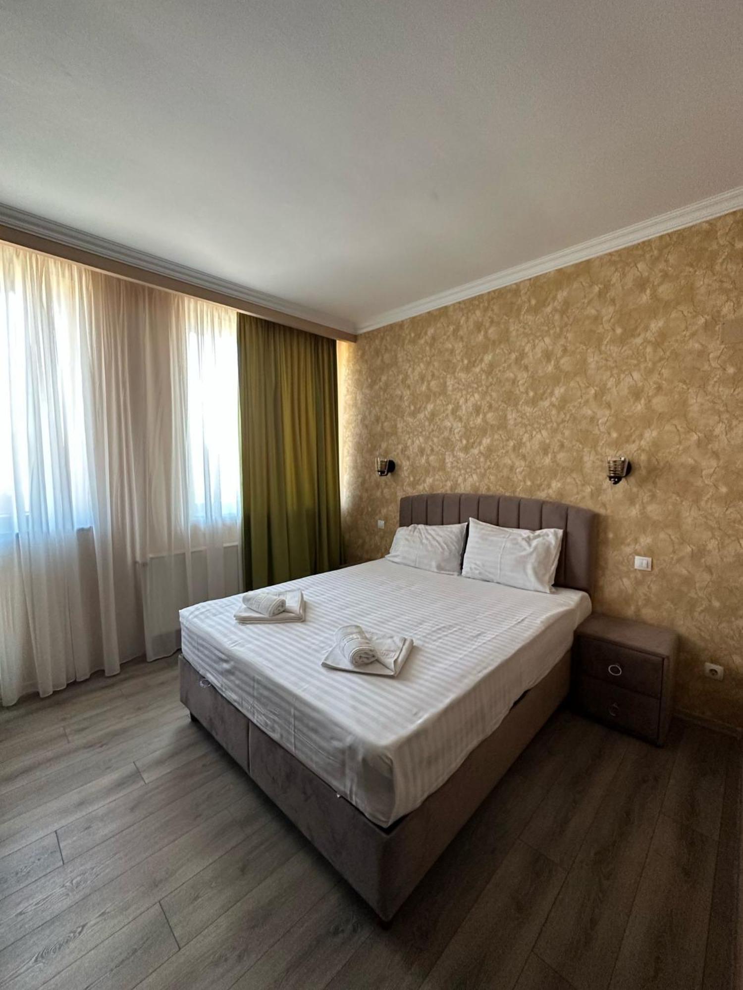 Hotel Coliseum Calafat Esterno foto