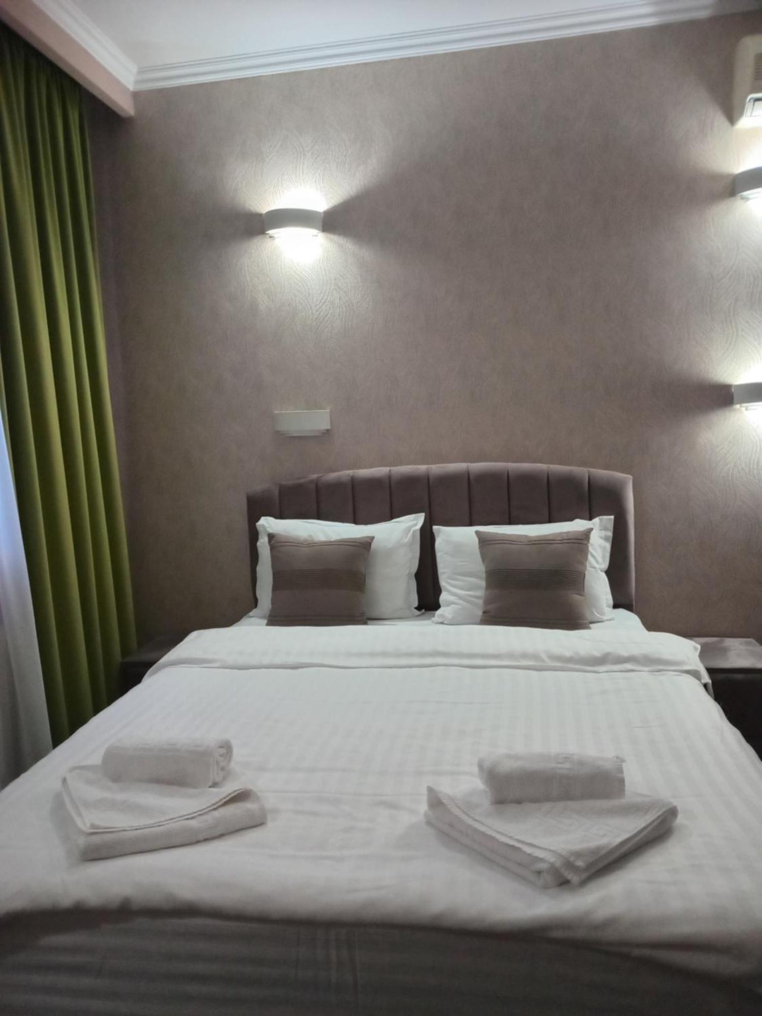 Hotel Coliseum Calafat Esterno foto